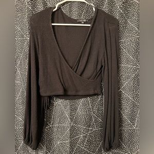 Love Tree Lightweight Black Cropped Sweater size SMALL